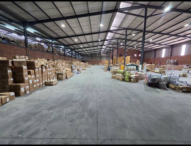 3,024M² WAREHOUSE TO LET IN ORMONDE